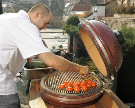Гриль из керамики с ножками и столиками Le Chef Black (Monolith)